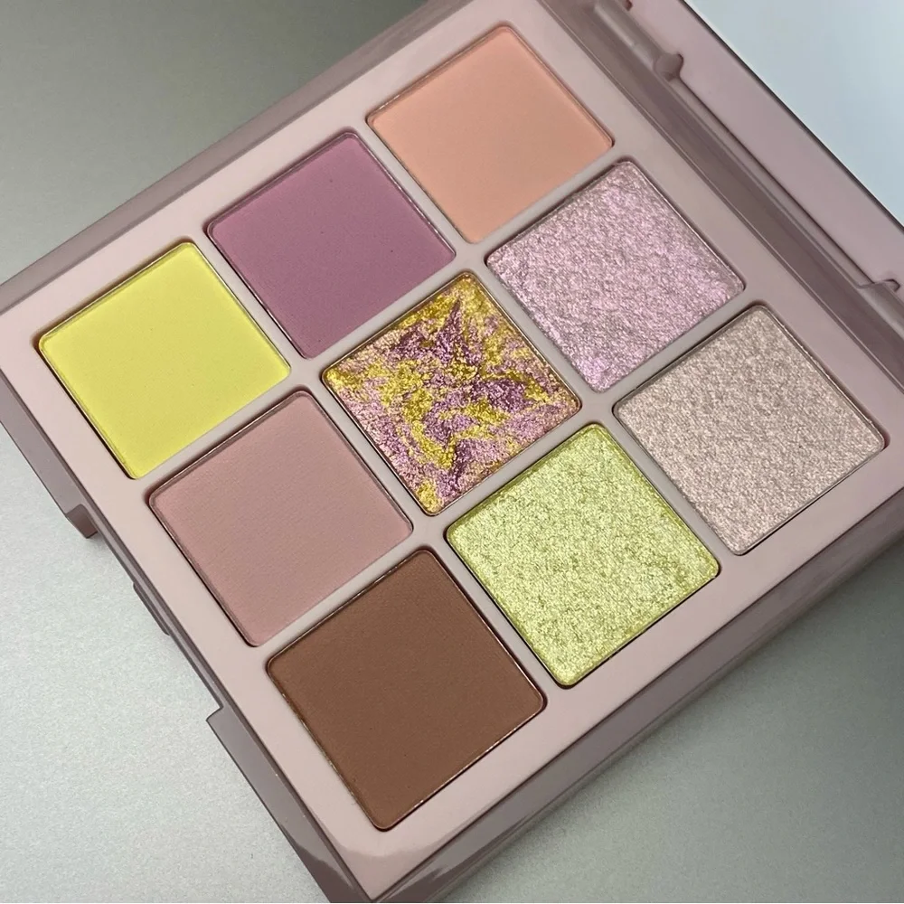 Huda Beauty Pastels Rose Eyeshadow Palette